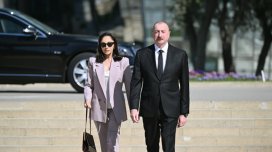 İlham Əliyev və Mehriban Əliyeva faşizm üzərində Qələbə uğrunda həlak olan azərbaycanlıların xatirəsini anıblar - YENİLƏBİB/FOT