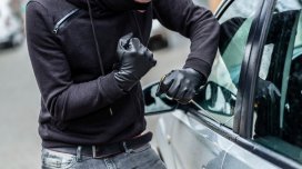 Bakıda avtomobildən 6500 manat oğurlandı