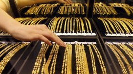 Alıcı kimi mağazaya daxil oldu, qır-qızılı oğurlayıb getdi