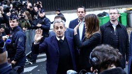 Fransanın keçmiş prezidenti kamera yoldaşlarından şikayətləndi