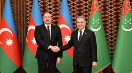 İlham Əliyev Qurbanqulu Berdiməhəmmədova zəng etdi
