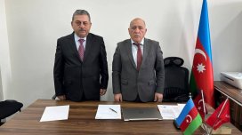 Pənah Hüseyn partiya sədrliyindən istefa verib, Qiyas Sadıqov AXP sədr olub
