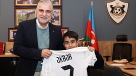 “Qarabağ”ın prezidenti sığınacaqdakı azarkeşlə görüşdü