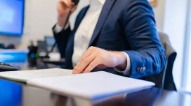 131 min manat mənimsəyən direktor: "Özümə əlavə dərs saatları yazdırdım"