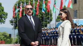 
Mehriban Əliyeva İlham Əliyevi doğum günü münasibəti ilə təbrik edib