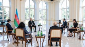 Prezident yerli televiziya kanallarına müsahibə verdi - FOTO