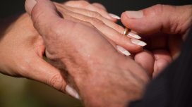 Evliliyi həqiqətən xoşbəxt edən şey - Qlobal araşdırmanın nəticələri