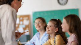 Uşağın dil bacarıqlarını inkişaf etdirməyin sadə yolu müəyyən edildi