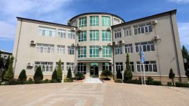 "Azərterminalkompleks"ə məxsus mikroavtobus neçəyə satılıb?