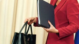 İcra Hakimiyyətinin iki vəzifəli şəxsi işdən çıxarıldı
