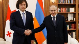 Paşinyan Kobaxidze ilə görüşdü