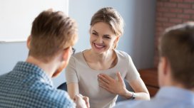 Niyə bəzi insanlar təriflərə inanmaqda çətinlik çəkirlər? - Psixoloqların izahı