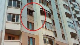 16 yaşlı qız binadan yıxıldı - Bir müddət əvvəl anasını itirib...