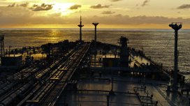 Sanksiyalara məruz qalmış tankerlər ABŞ-ın Hörmüz boğazı blokadasını yeni marşrutla keçir