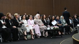 Mehriban Əliyeva Antalyada Fələstinlə bağlı paneldə iştirak etdi - FOTO
