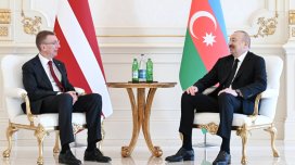 Prezident həmkarını sülh prosesi barədə məlumatlandırdı