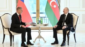 İlham Əliyevin Çexiyanın Baş naziri ilə təkbətək görüşü keçirildi- YENİLƏNİB