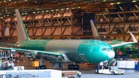 "Boeing" dünyanın ən böyük iki mühərrikli yük təyyarəsini təqdim etdi