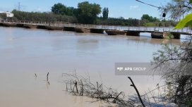 Kürdə suyun artması Sabirabadda körpünü sıradan çıxarıb - FOTO