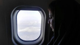 Niyə təyyarə pəncərələrində dəliklər var? - Pilot onların əsl funksiyasını açıqladı