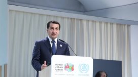 Hikmət Hacıyev: Azərbaycan 300 min məcburi köçkünü mənzillə təmin edib