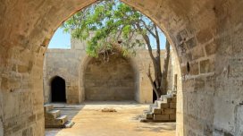 Qaradağda tarixi karvansaraya qanunsuz müdaxilənin qarşısı alınıb, araşdırma aparılır - FOTO