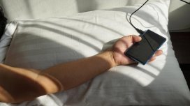 Gecə, səhər səhər şarjı: Smartfon batareyasının "sağlamlığı" üçün hansı daha yaxşıdır?