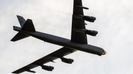 B-52 bombardmançısının idarə olunması üçün neçə nəfər tələb olunur?