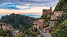 Xaç Atası kəndi turist bumu yaşayır - Kiçik bir kənd dünyada tanındı