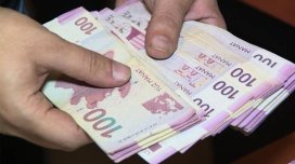 Yenilənmiş 100 manatlıqlar bu tarixdə tədavülə buraxılacaq