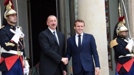 İlham Əliyev Emmanuel Makronu təbrik etdi