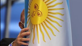 Argentina Folklend yaxınlığında Britaniya hərbi gəmisinə görə etiraz notası verdi