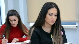 Xarici dil müəllimliyi ixtisasında plan yerləri azaldı - SİYAHI
