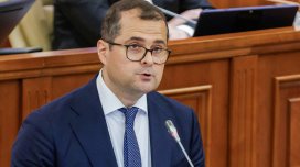Moldova Baş naziri məmurları xarici səfərləri azaltmağa çağırdı