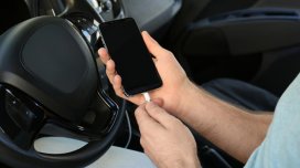 Avtomobildə telefonun yavaş şarj olmasının səbəbi açıqlandı