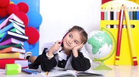 Bir şagirdin məktəbli ləvazimatı neçə manata başa gəlir? - VİDEO