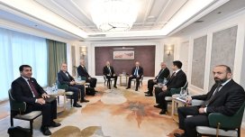 Prezidentin sosial media hesablarında Paşinyanla görüşünə dair paylaşım edildi