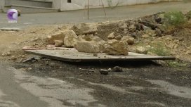 Tikinti şirkətinin yük maşınları məhəllədaxili yolu yararsız hala saldılar - VİDEO