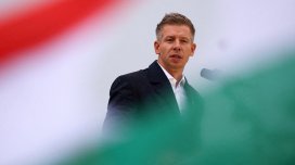 Peter Macar: Rusiya diplomatlarını ölkədən çıxarmaqla Macarıstan suverenliyini qoruyur