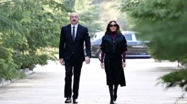 Prezident və birinci xanım Aleksandr Şarovskinin vəfatı ilə bağlı nekroloq imzaladı
