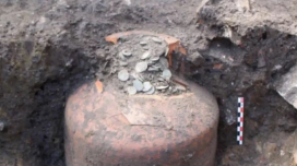 Arxeoloqlar 1800 illik evin altında on minlərlə Roma sikkəsi tapdı