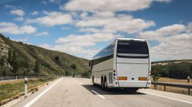 Yüzlərlə kilometr köhnə avtobuslarda: Rayonlara gediş-gəliş niyə sınağa çevrilir?