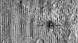 NASA Ayın səthində nəhəng krater aşkarladı