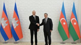 İlham Əliyev və Kambocanın Baş naziri mətbuata bəyanatlarla çıxış edir