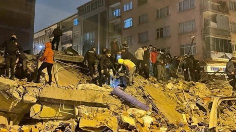 Türkiyədə zəlzələ nəticəsində 76 nəfər ölüb, 440 nəfər yaralanıb - YENİLƏNİB