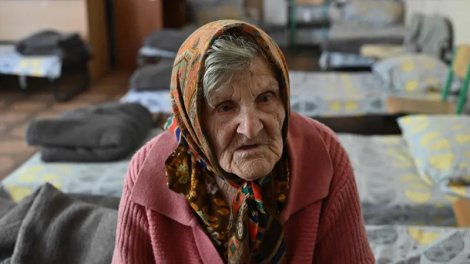 97 yaşlı ukraynalı qadın ruslardan qaçmaq üçün 10 km piyada gedib