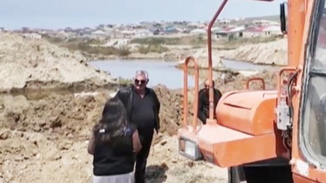 Bələdiyyə sədri niyə özünü sakin kimi təqdim edib? - VİDEO

