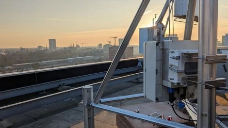 Simsiz məlumat ötürməsində sərhədləri aşan uğur: 4,6 kilometrdə 5,7 Tb/s sürət!