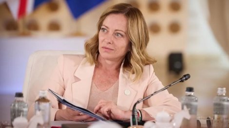 Melloni Euractiv sammitində iştirak etmədiyi üçün tənqid olunur