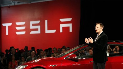 "Tesla"da İlon Mask üsyanı: Kim haqlıdır?